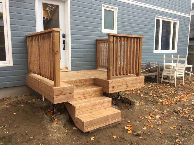 Fence + Small Deck